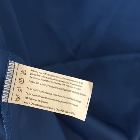 Royal Blue V-Neck Sleeveless Tank Top - Picture 4 of 5